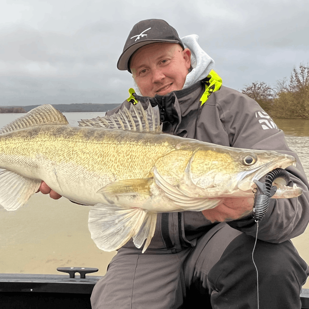 Monkey Lures Stalking Lui